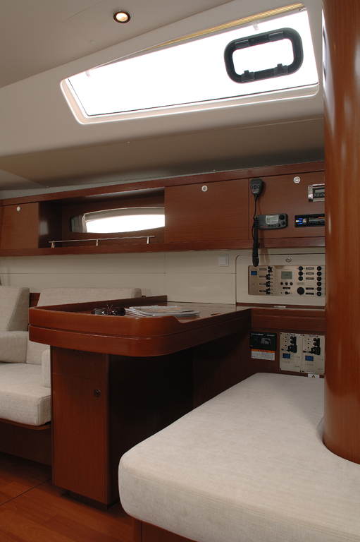 Beneteau Oceanis 54 23